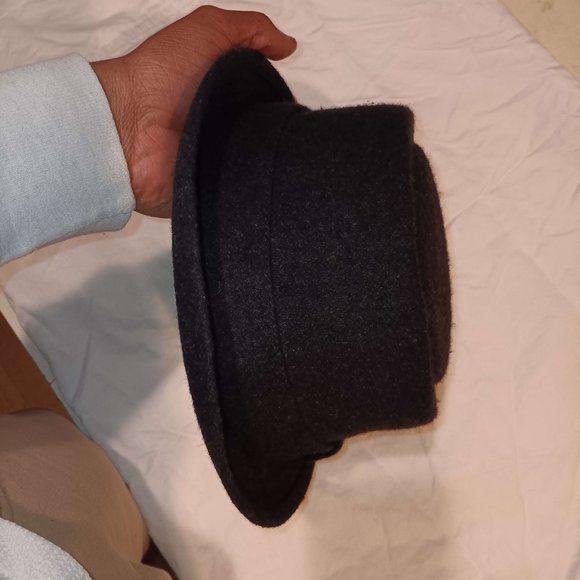 Hat - Picture 3 of 7